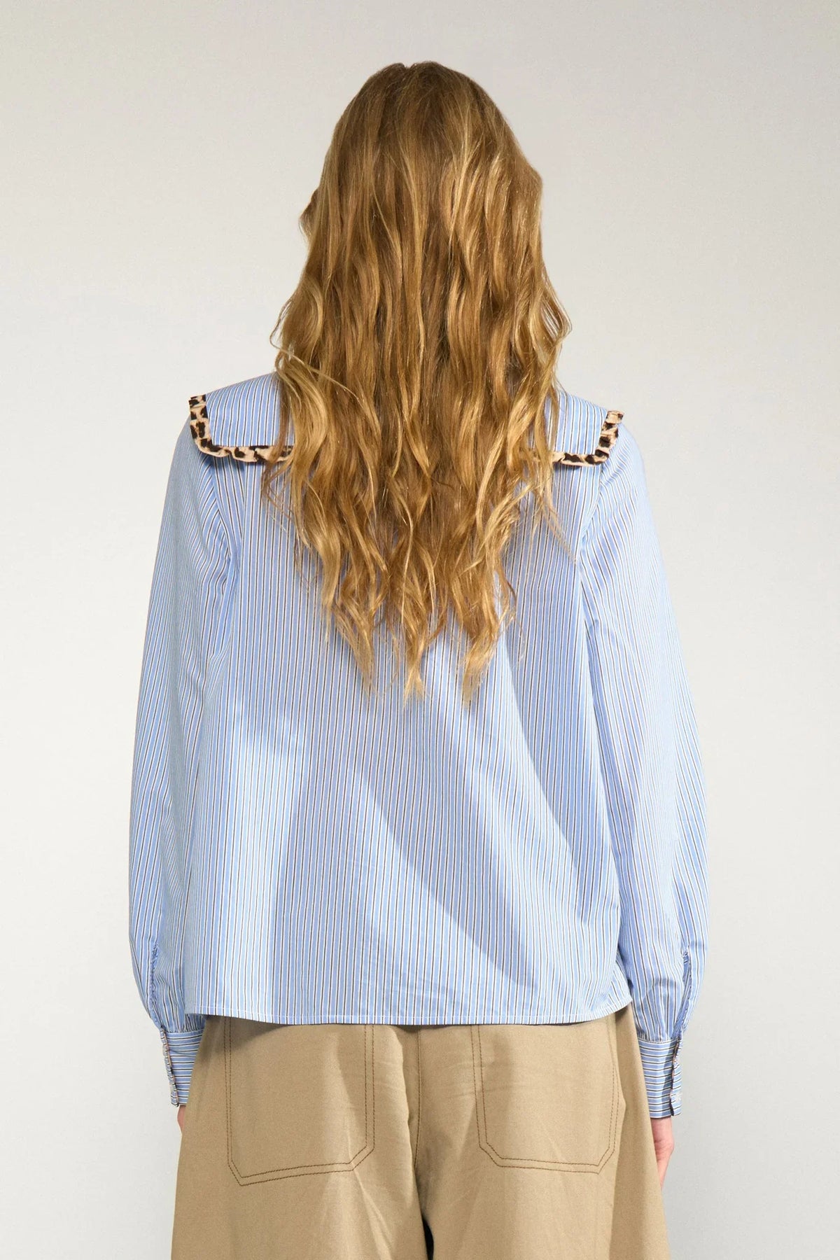 Nia shirt